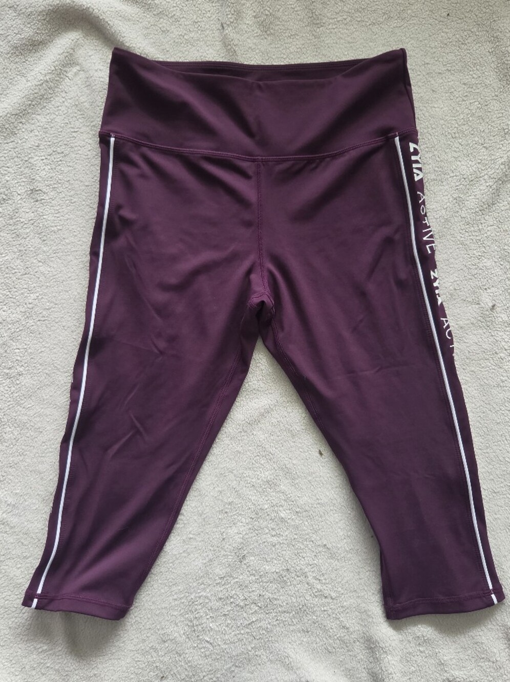 ●2 FOR $30● ZYIA Plum Coloured Cropped Leggings With Side Logo